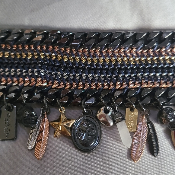 Coach Bracelet New Limited edition proceeds goes to chemo 🩷🩷🩷🩷🩷 - Picture 2 of 5